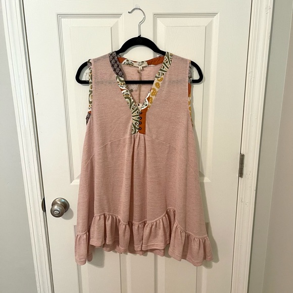 easel Tops - NWT Easel Tunic Tank